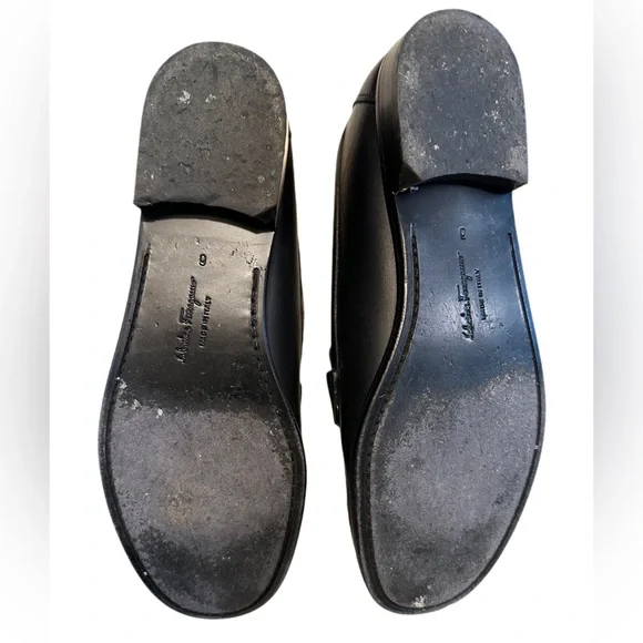 Salvatore Ferragamo Rolo Woman’s Black Loafers W/Reversible Gold/Silver Buckle 6 - Picture 5 of 8